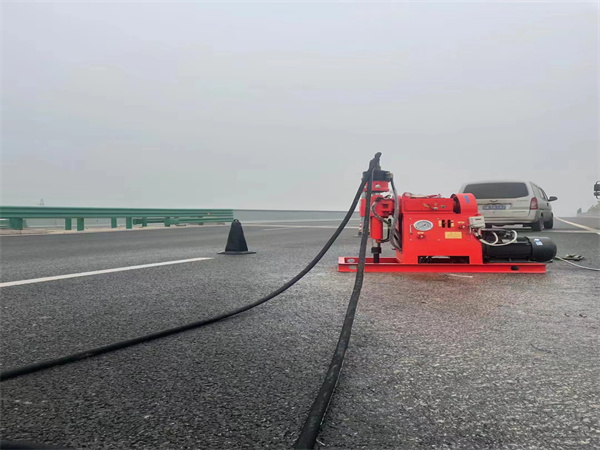 天涯镇马路路基路面开裂下沉注浆加固灌浆