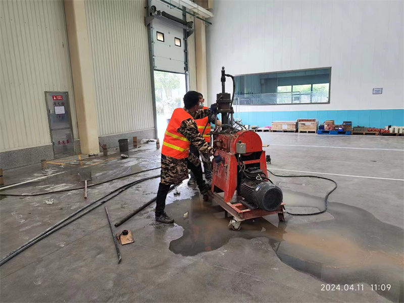 天涯镇厂房地面下沉塌陷注浆加固施工